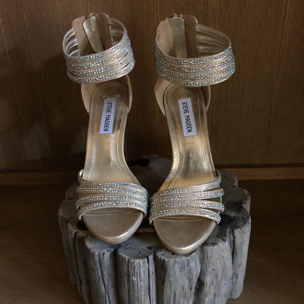 Steve Madden Shiny Gold Ankle Strap Heels